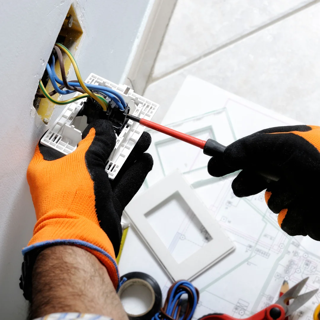 Reparaciones eléctricas y mantenimiento eléctrico en Santutxu. Instalador electricista en Bilbao.