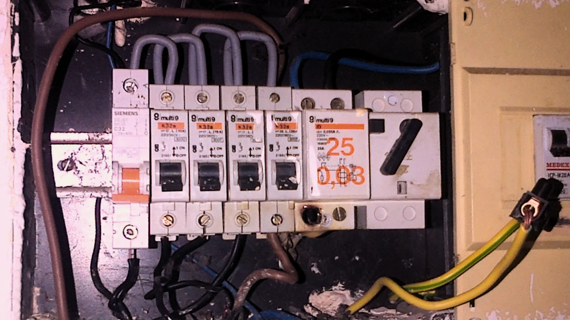 Electricista en Bilbao. Renovar instalación eléctrica.